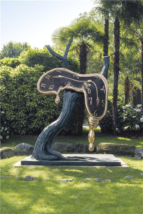 达利最具代表性主题巨型雕塑聚焦"时间的轮廓"